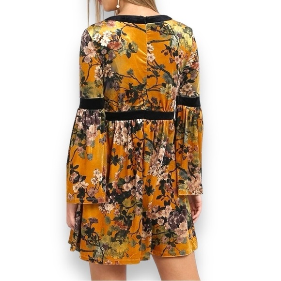 70s Boho Vibes Velour Bell Sleeve Floral Dress Size Large - Picture 6 of 9